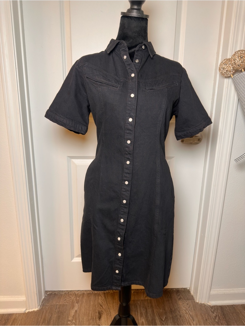 Levi's Black Short-Sleeve Button-Front Mini Shirt Dress / BNWT